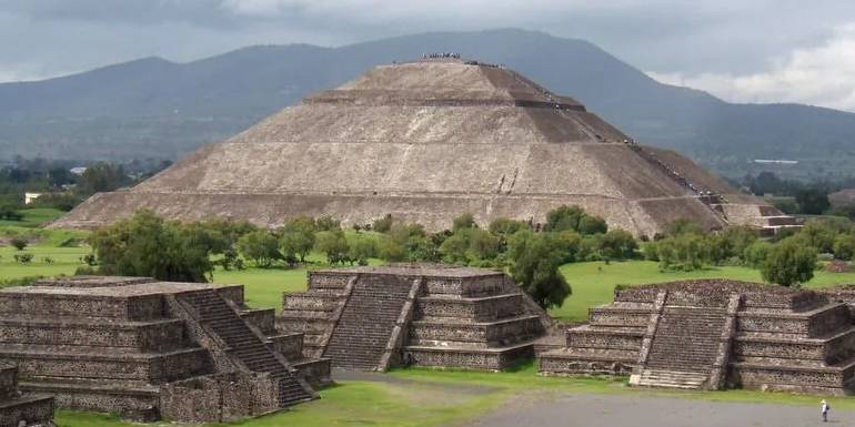 пирамида солнца и луны мехико
